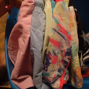 8 pairs of GIRLS 14/16 Champion shorts